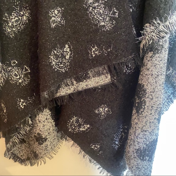 MICHAEL KORS Boucle’ Ruana - Picture 8 of 14